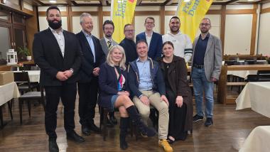 Erste Reihe, v.l.n.r. Sanja Tömmes, Johannes Baier und Regina Sittler